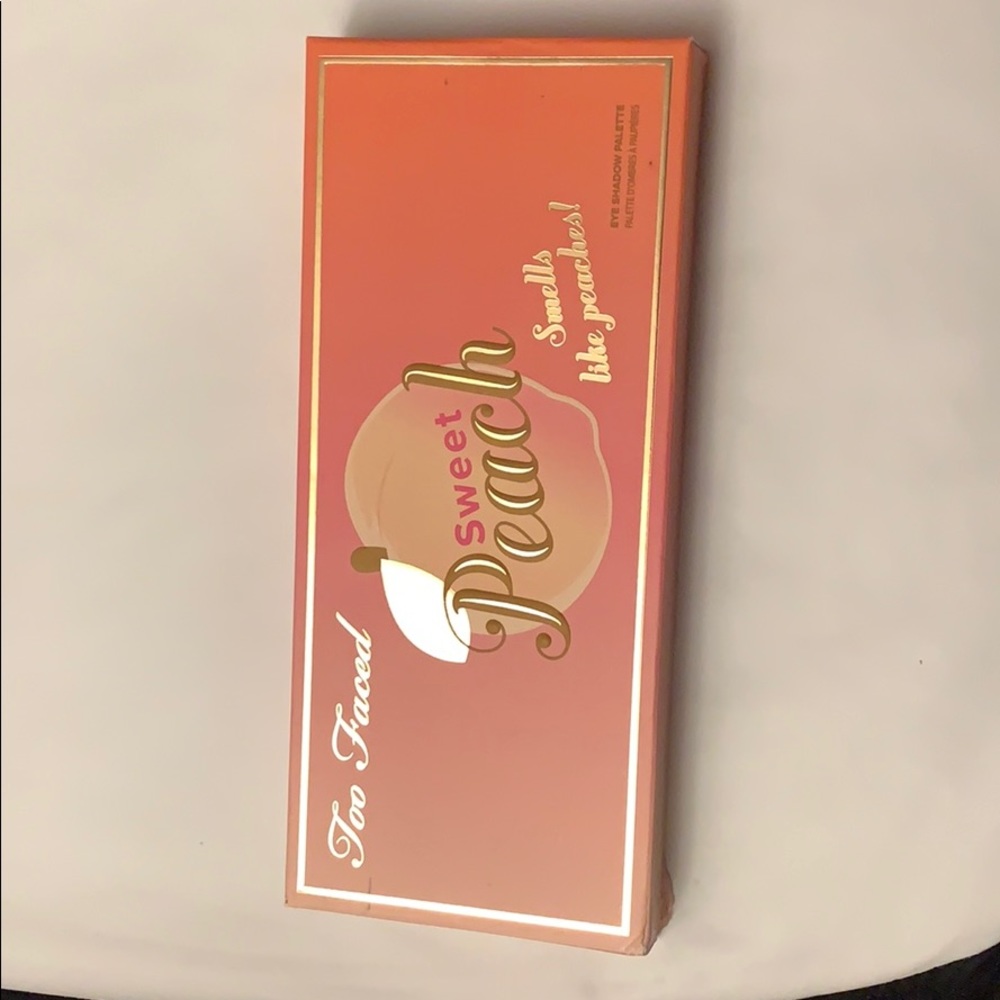 Too faced Sweet Peach palette
